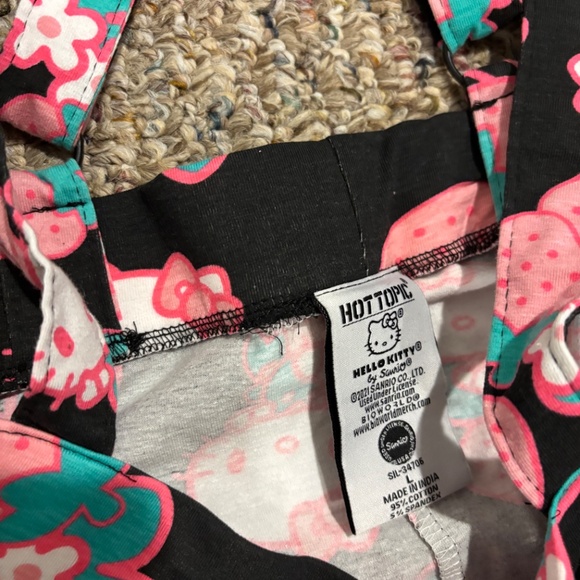 Hello kitty strawberry skirt - Picture 2 of 2